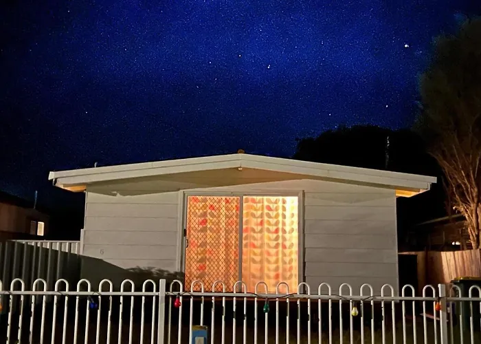 The Shack Culburra Beach- Retro Cool Location Pool Table Tiki Bar