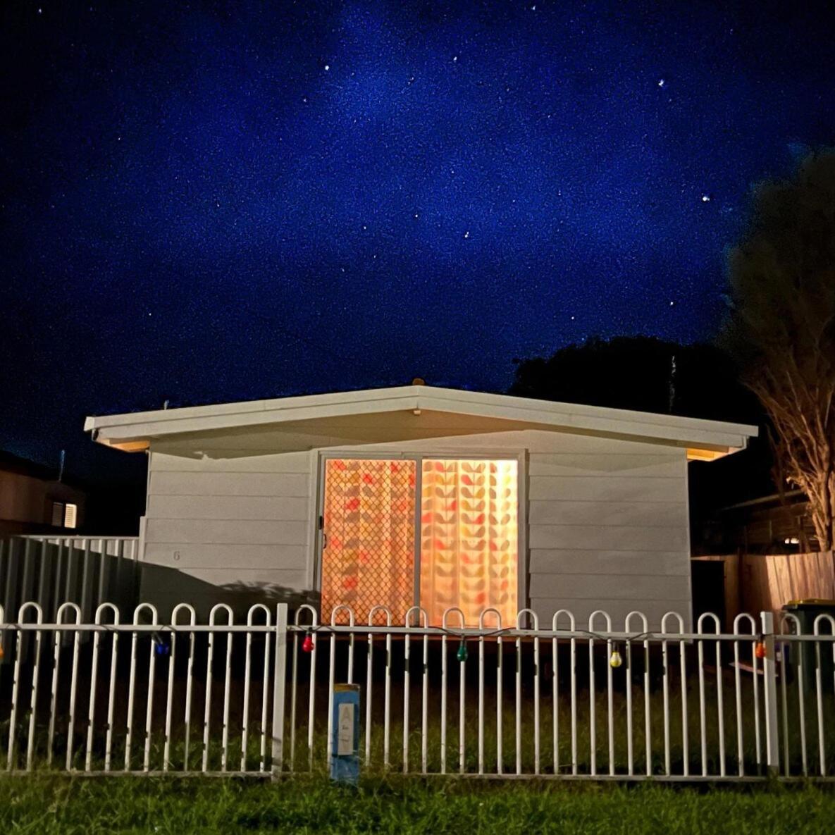 The Shack Culburra Beach- Retro Cool Location Pool Table Tiki Bar Holiday home